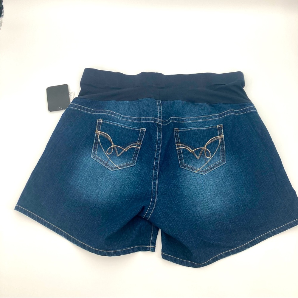 Onyx Maternity Plus Size Distressed Denim Jean Shorts 3X NWT - Picture 2 of 9